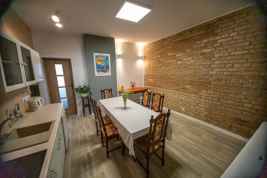 Apartament Rynek Лєшна Екстер'єр фото